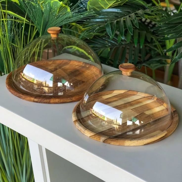 GLASS DOME WITH WOODEN PLATTER